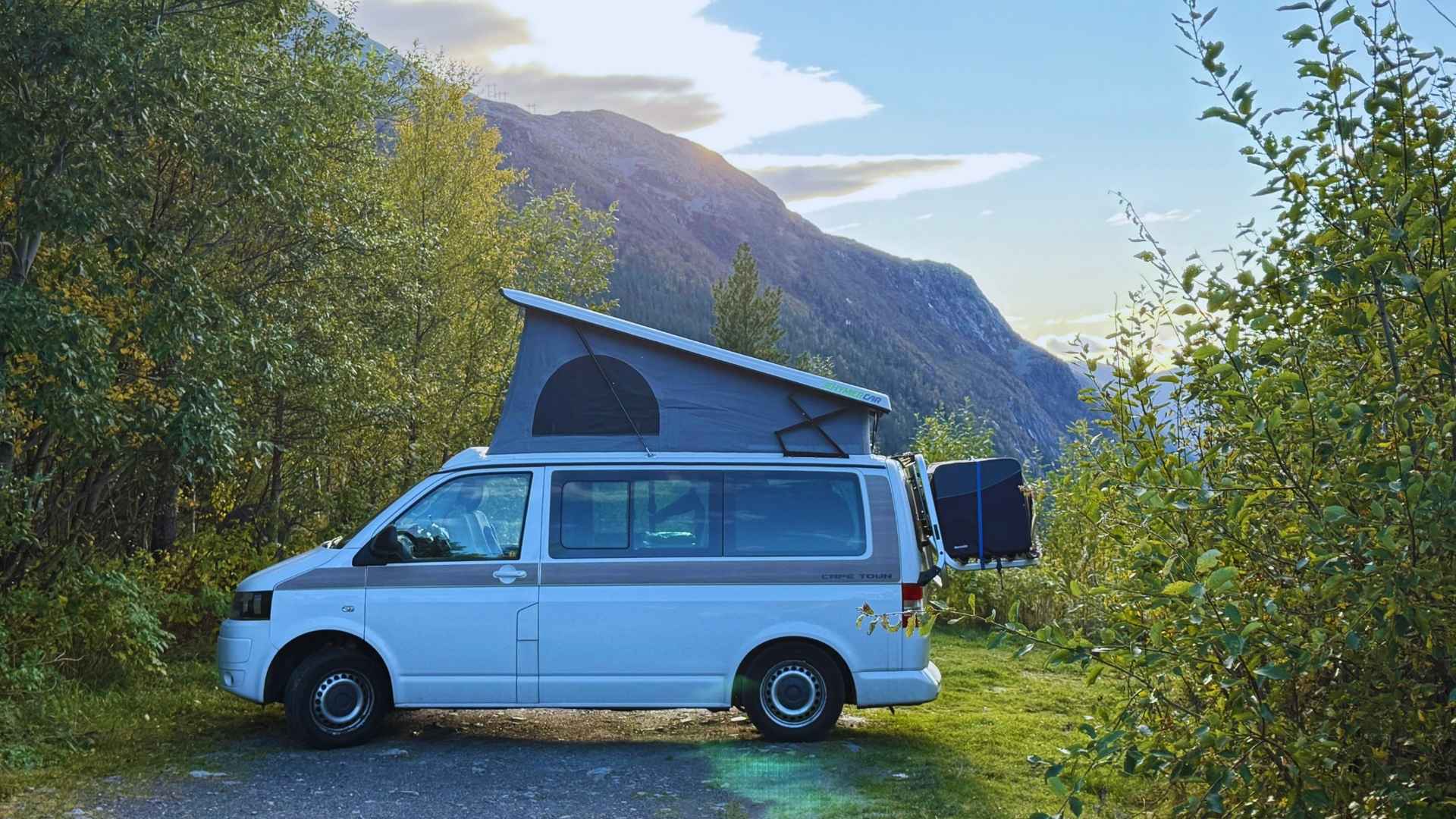 Cruzar fronteras en camper: peajes, normativas y viñetas en Europa