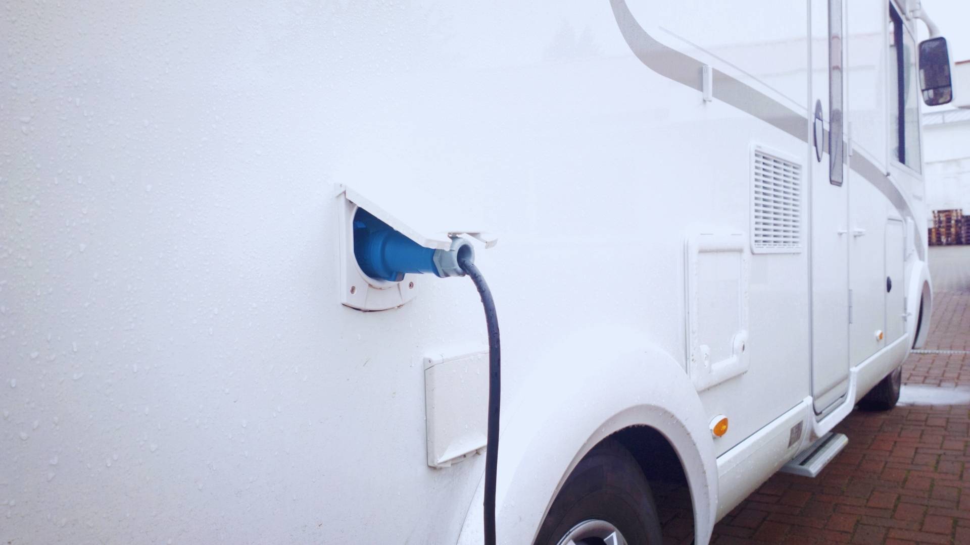 SOS eléctrico: qué hacer si te quedas sin batería en mitad de la nada